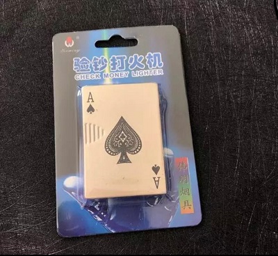 Mini Creative Poker Model Fire Starter Lighter