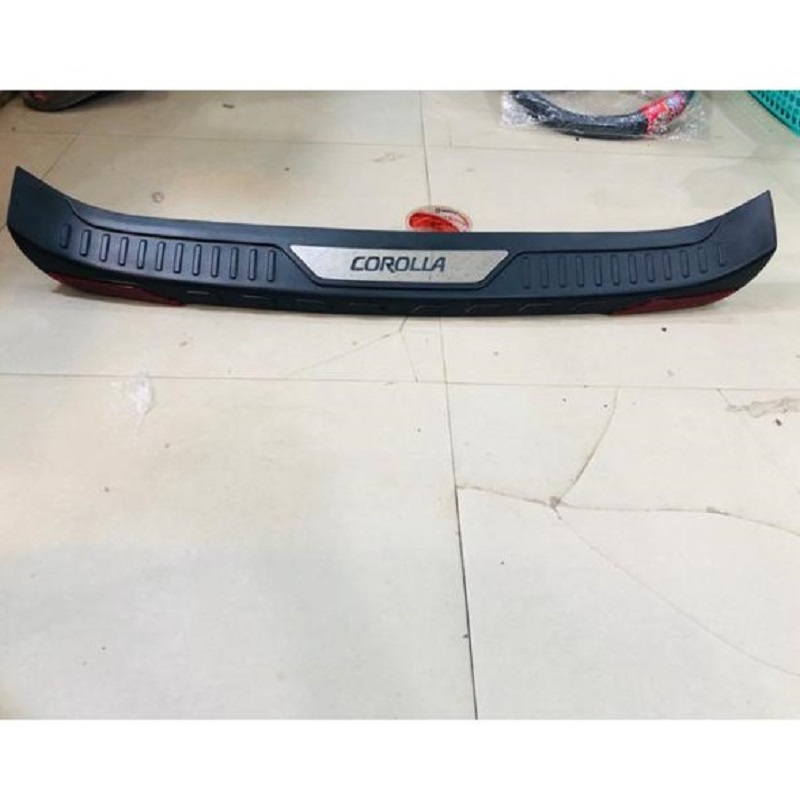 Corolla Back Bumper Protective With Red Reflector