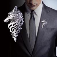 Vintage Men Lapel Wolf-