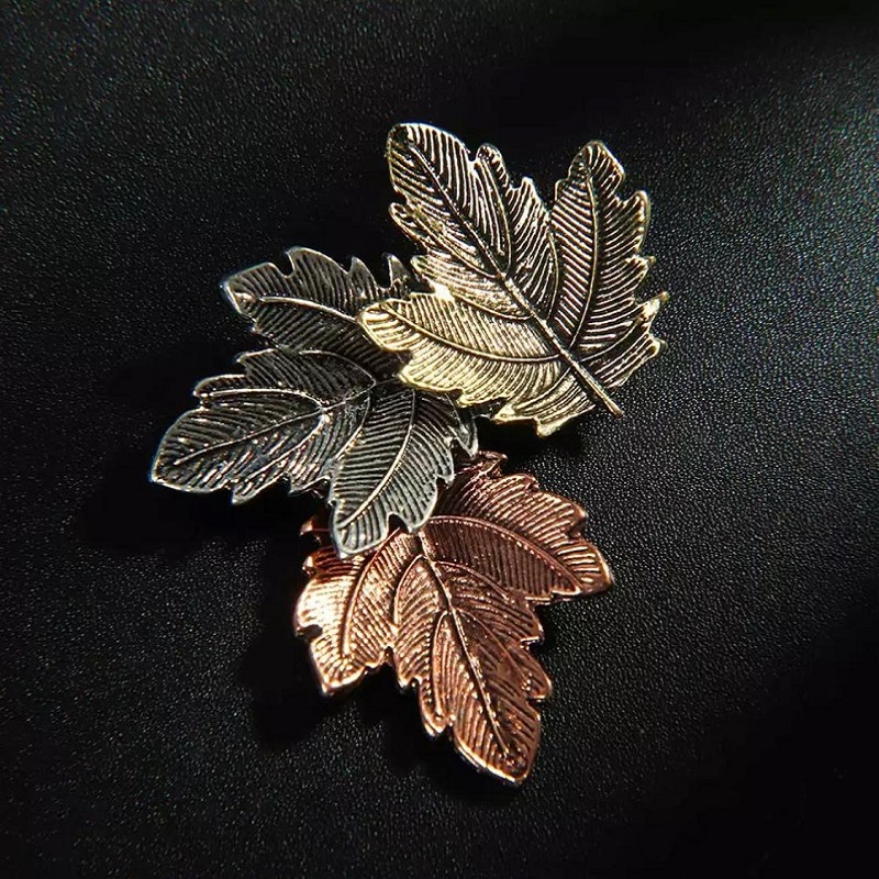 Vintage Metal Maple Leaf Brooch Pin Jewelry Clothing Accessories