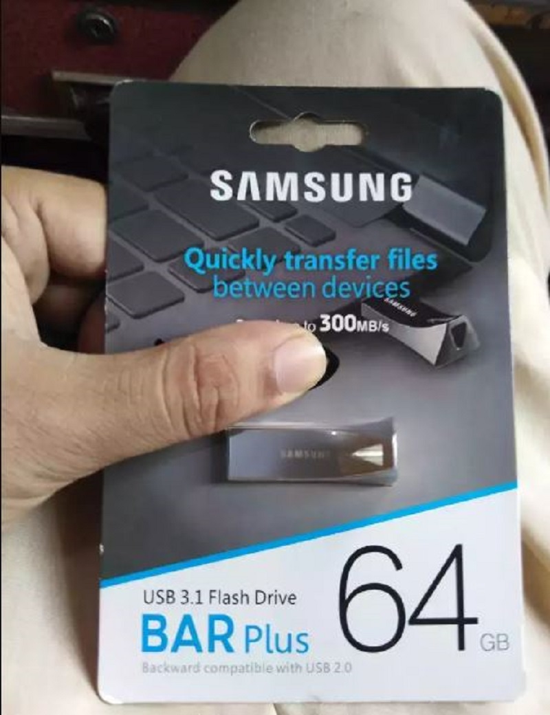 Sam-sung BAR Plus USB 3.0 64GB