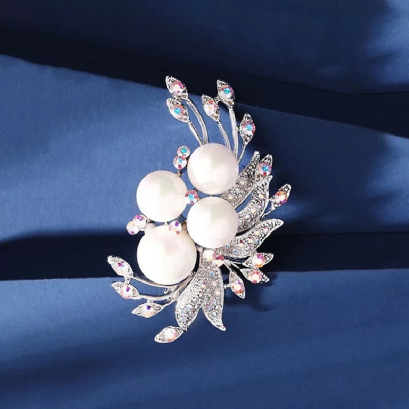 Hot Selling Fashionable Opal Stone Flower Brooch Pin 