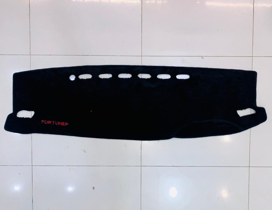 FORTUNER 2018 Non Slip Velvet Dashboard Cover