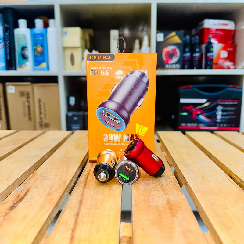 38W 2-Port PD QC3.0 Fast USB-C Car Phone Charger Adapter In Car