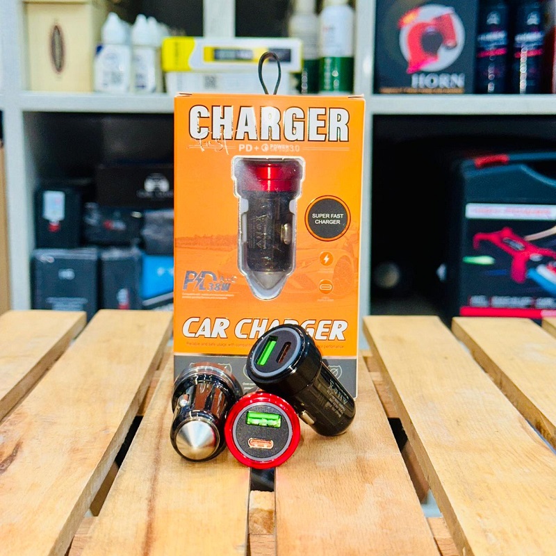 38W 2-Port PD QC3.0 Fast USB-C Car Phone Charger Adapter In Car