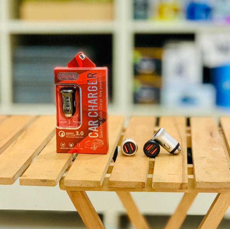 Mini Dual Port Fast Charging Smart Car Charger