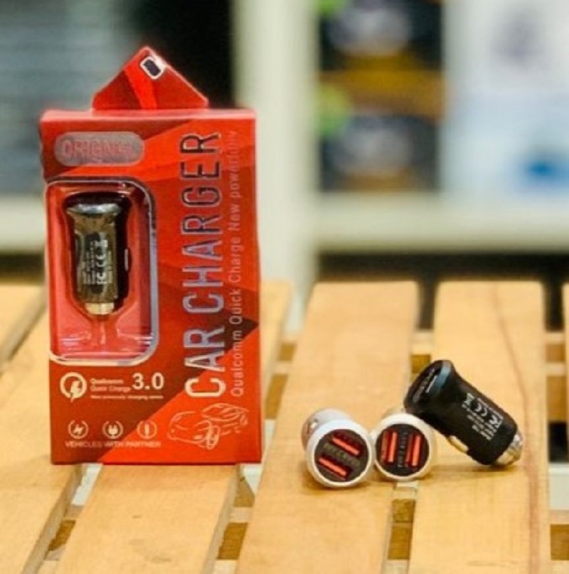 Mini Dual Port Fast Charging Smart Car Charger