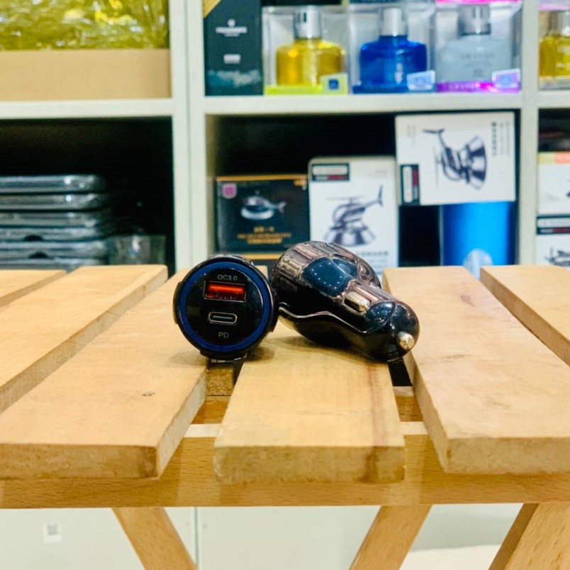 Mini Dual-Port Fast Charging Smart Car Charger