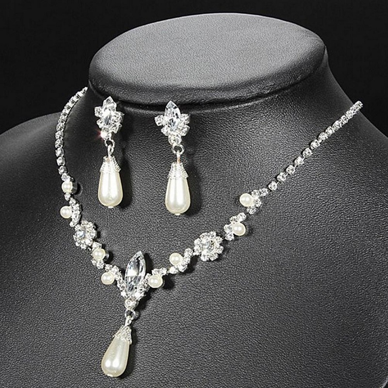 Crystal Simulated Pearl Jewelry Set Necklace Earrings